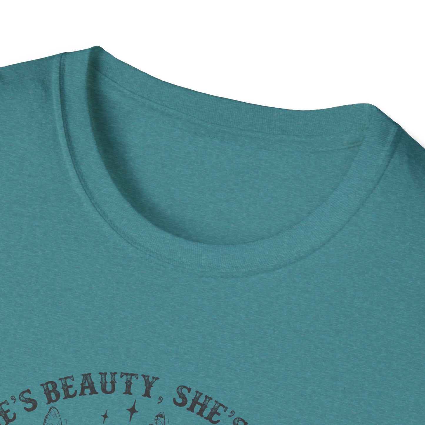 She'll Peck You In The Face Chicken T-Shirt – Funny Farmyard Hen Graphic Tee