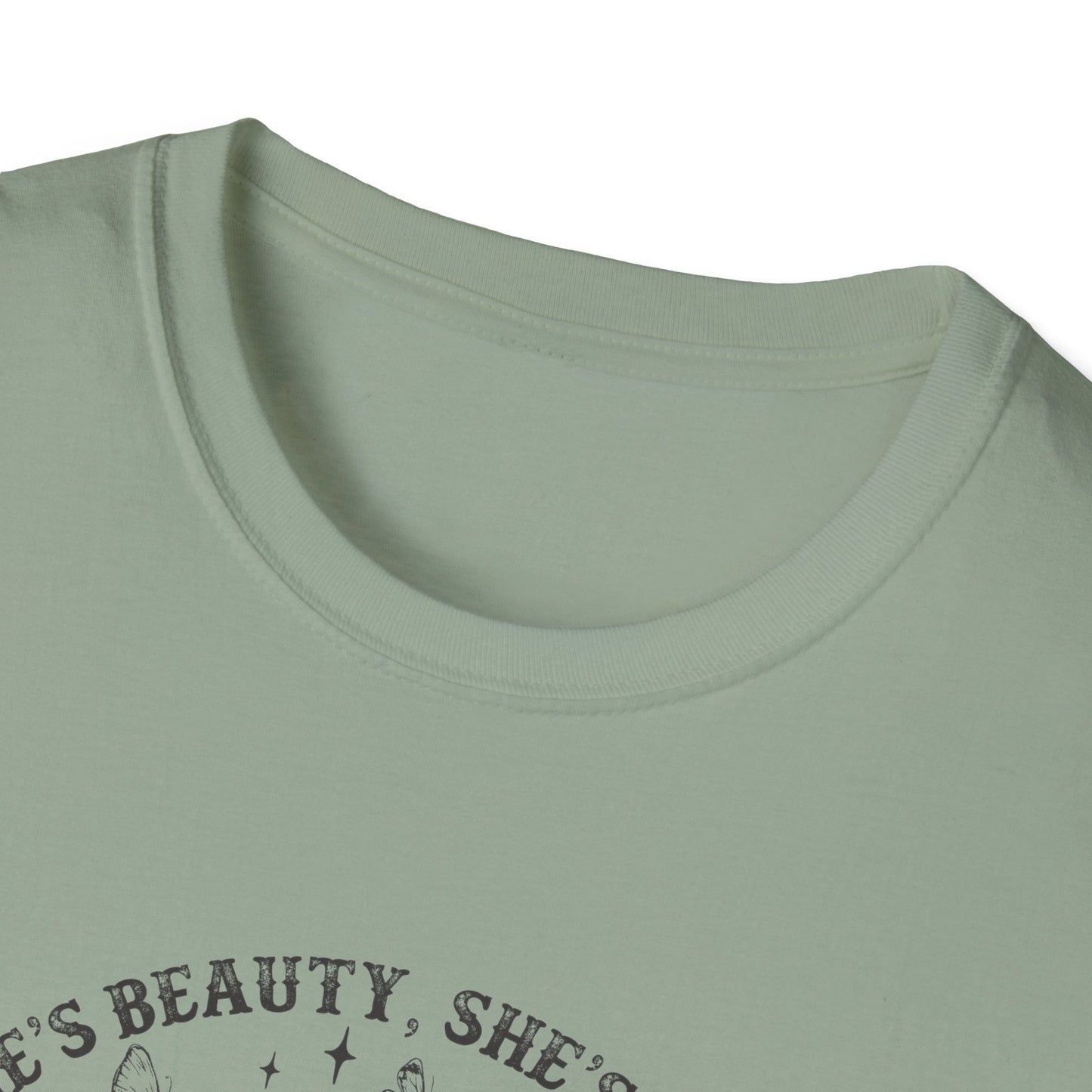 She'll Peck You In The Face Chicken T-Shirt – Funny Farmyard Hen Graphic Tee